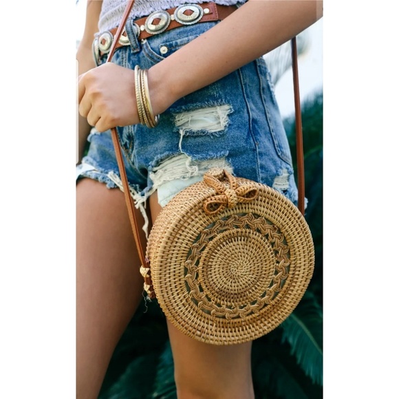 Port Costa Tan Round Woven Purse - Picture 2 of 8